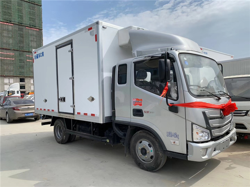 國六福田歐馬可S3排半冷藏車3米8
