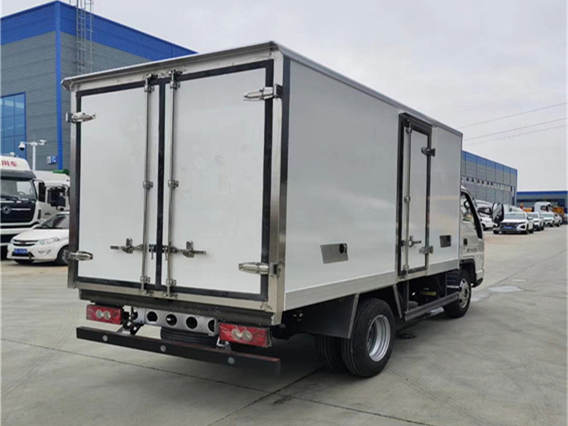 福田國(guó)六小卡之星3冷藏車(chē)3米5