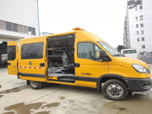 依維柯救險(xiǎn)車(chē)標(biāo)配
